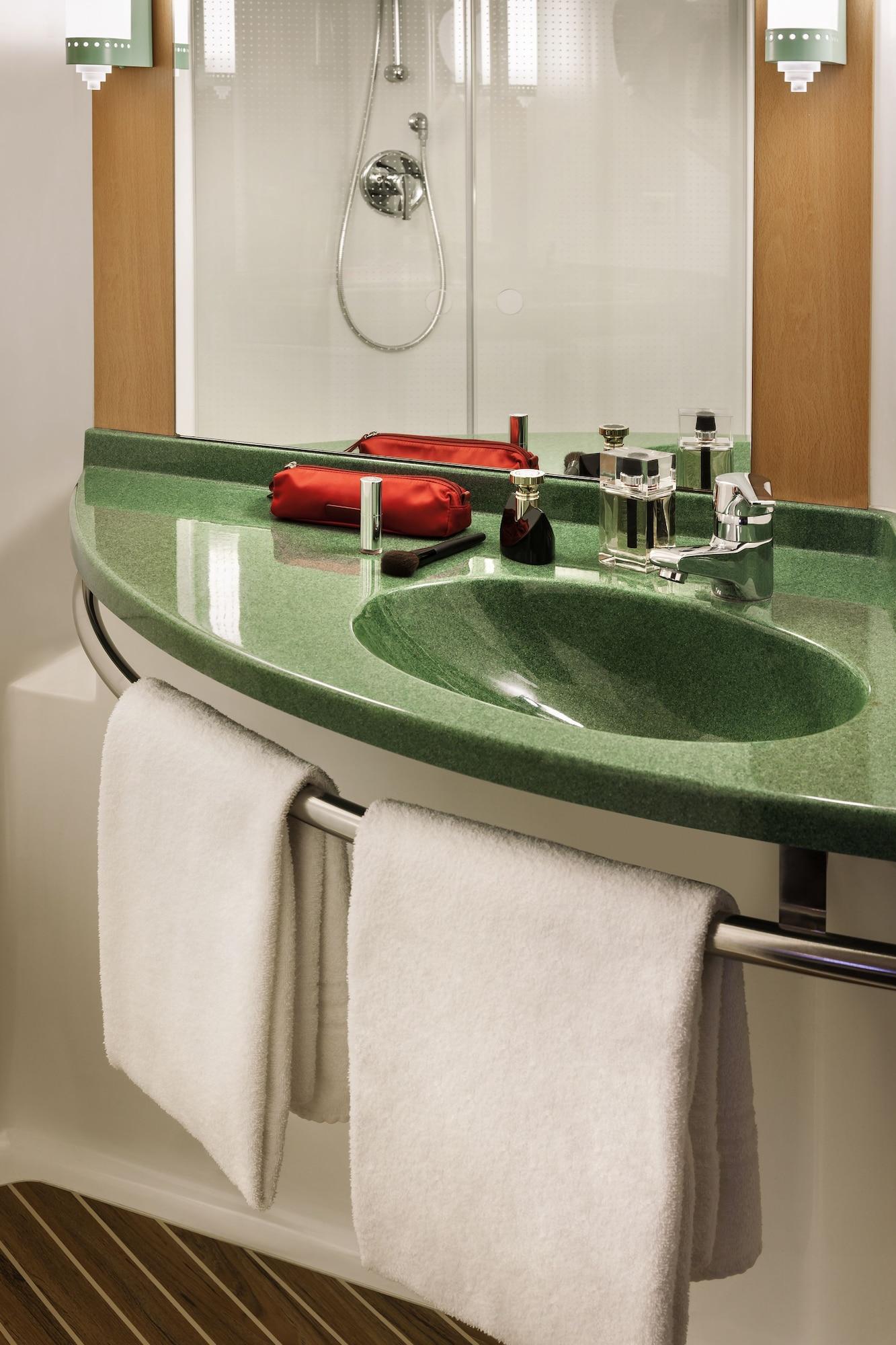 Hotel Ibis Paris Porte D'orleans Montrouge