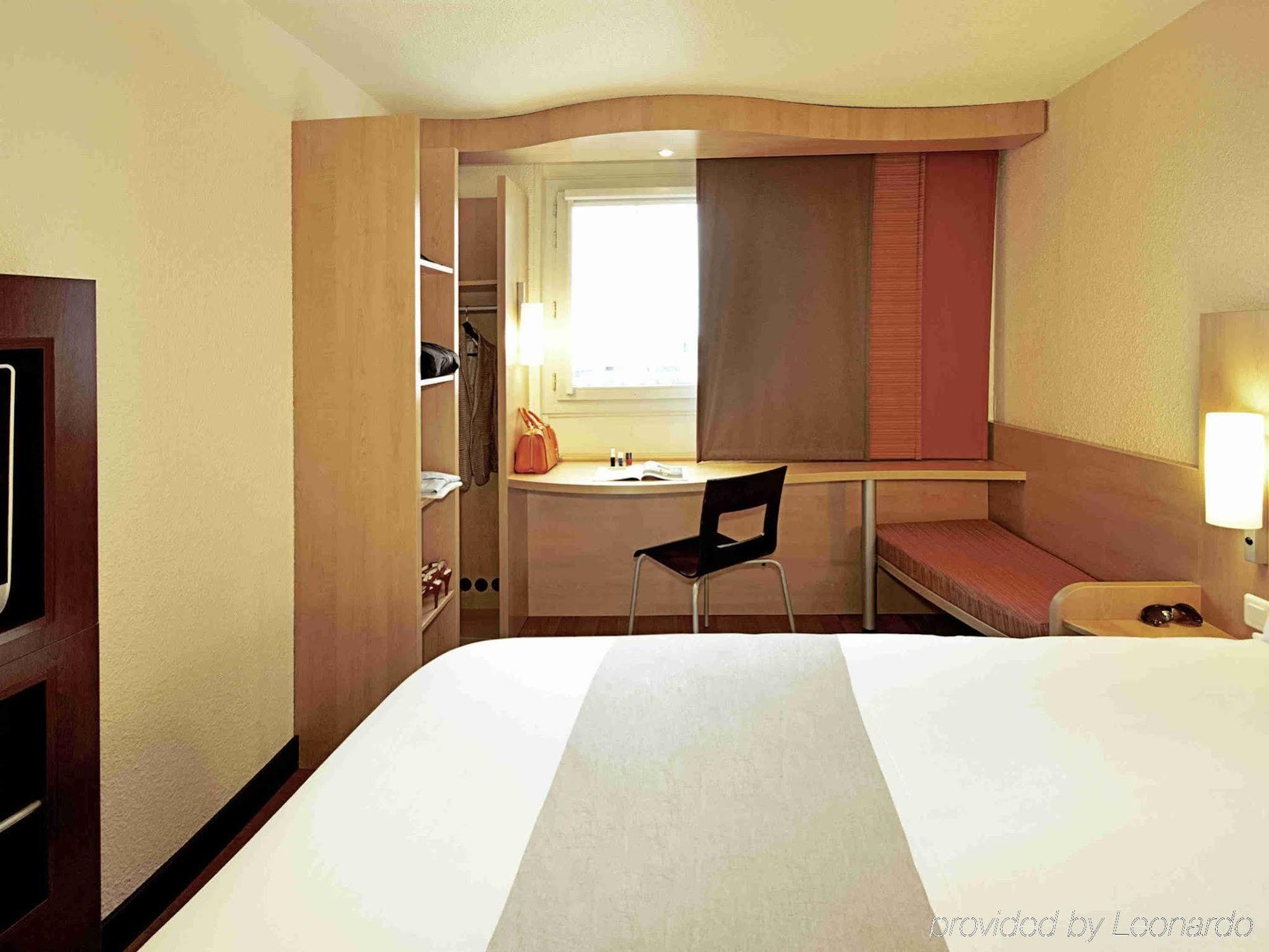 Hotel Ibis Paris Porte D'orleans 3*