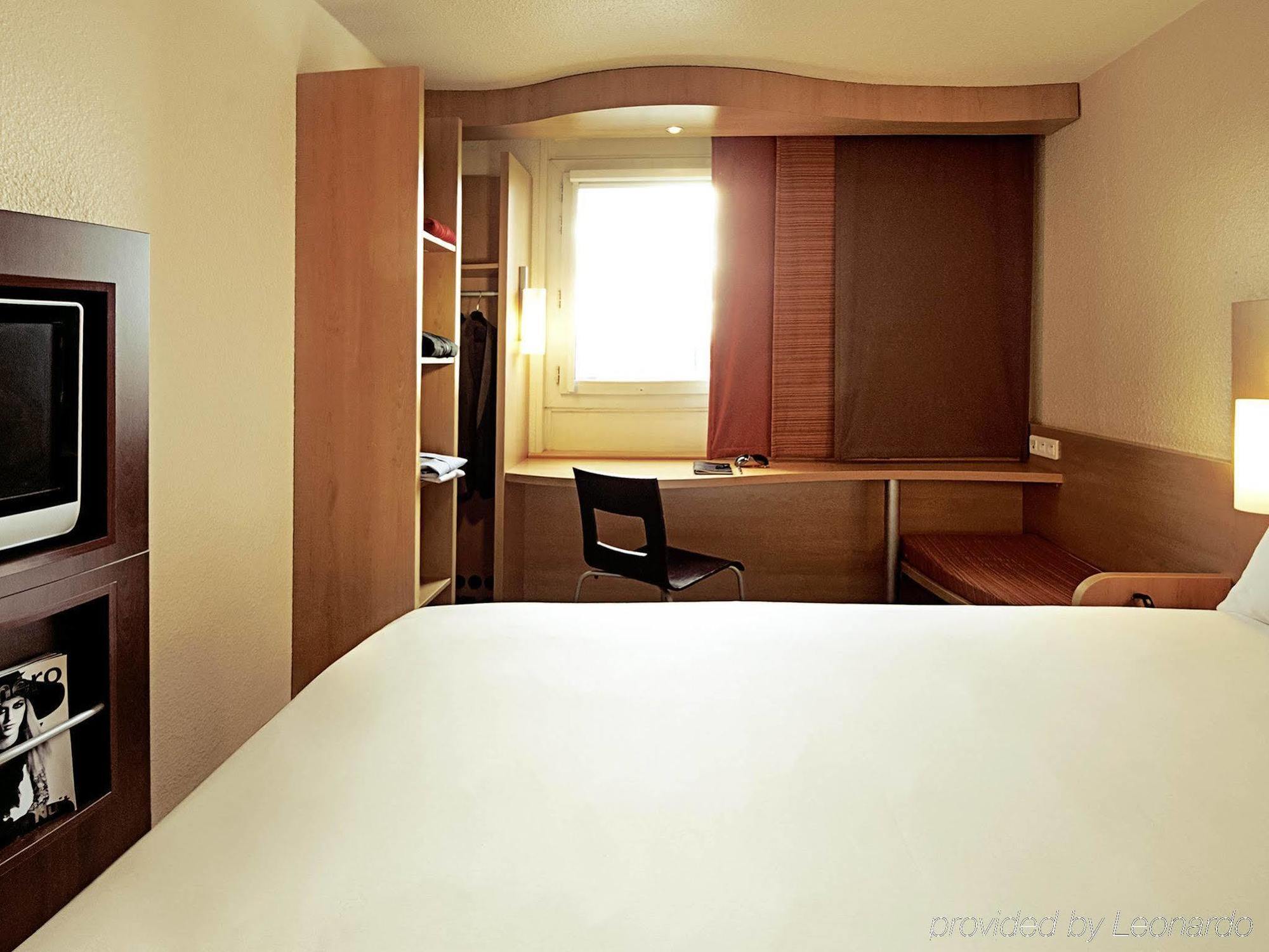 Hotel Ibis Paris Porte D'orleans Montrouge